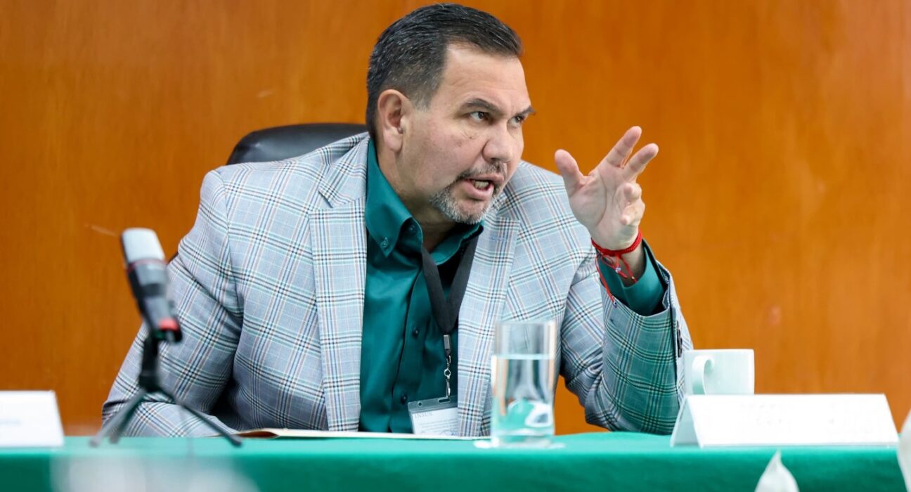 Cruz Perez Cuellar 001