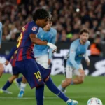 Es ley y pocos conductores lo saben: Puebla multará a quienes cometan esta infracción al rebasar a otro auto