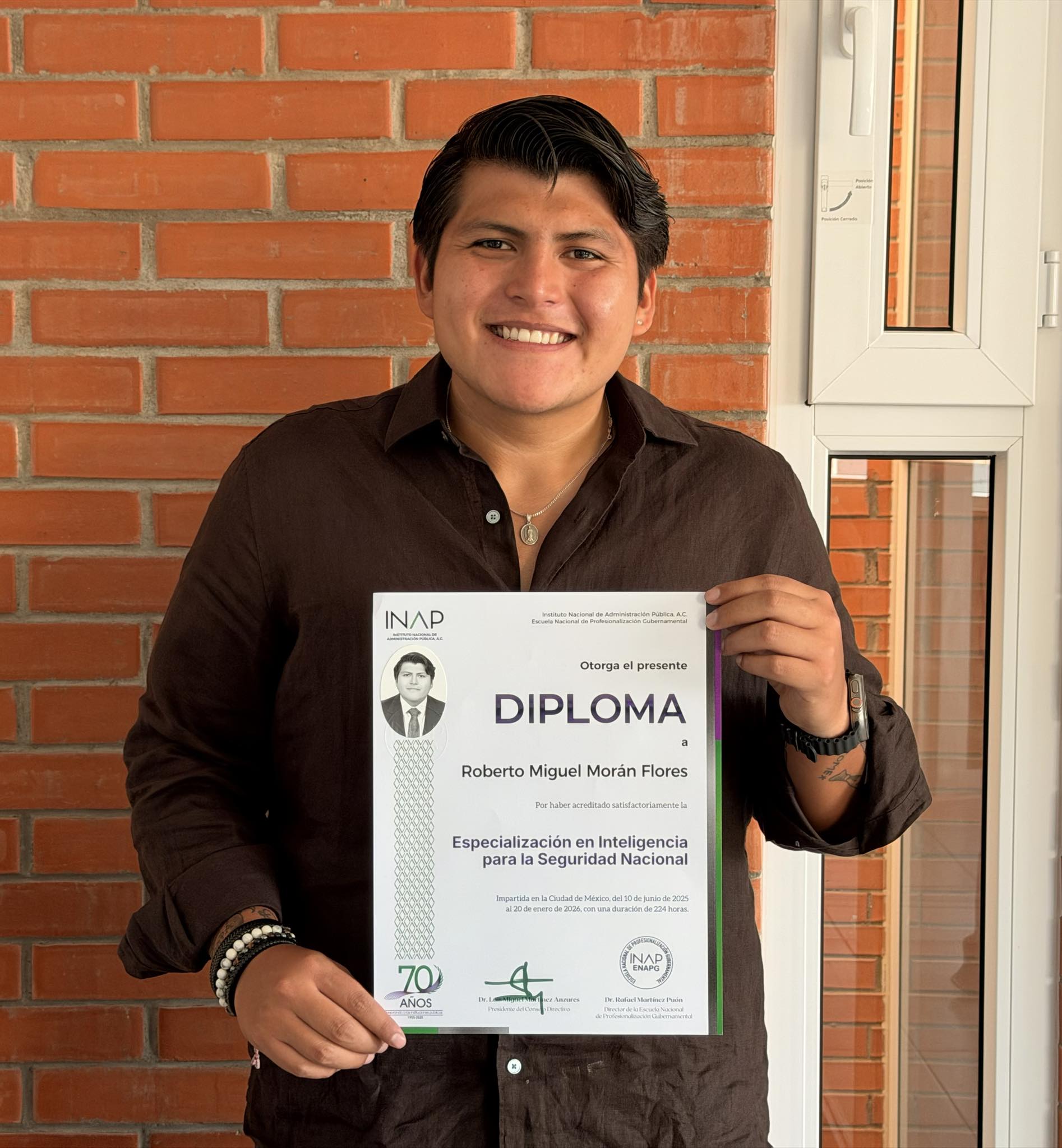 roberto moran flores 001